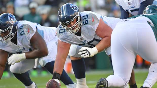 Tennessee Titans center Ben Jones (60) against the Philadelphia Eagles at Lincoln Financial Field.
